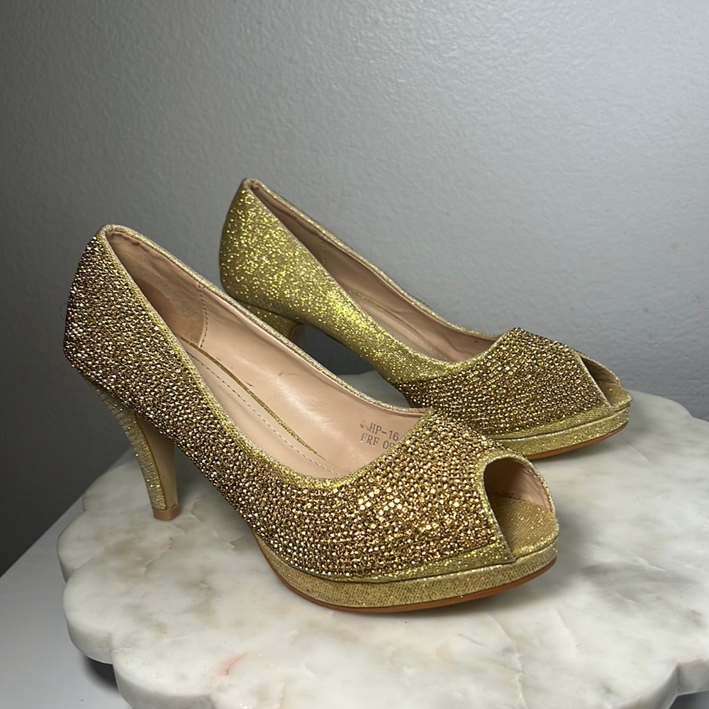 Second Love Gold Sequins Heels Sz 8.5
